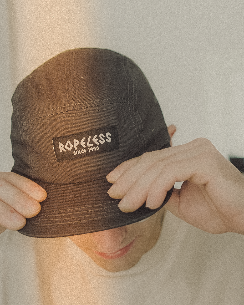 Stone washed black - camper cap.