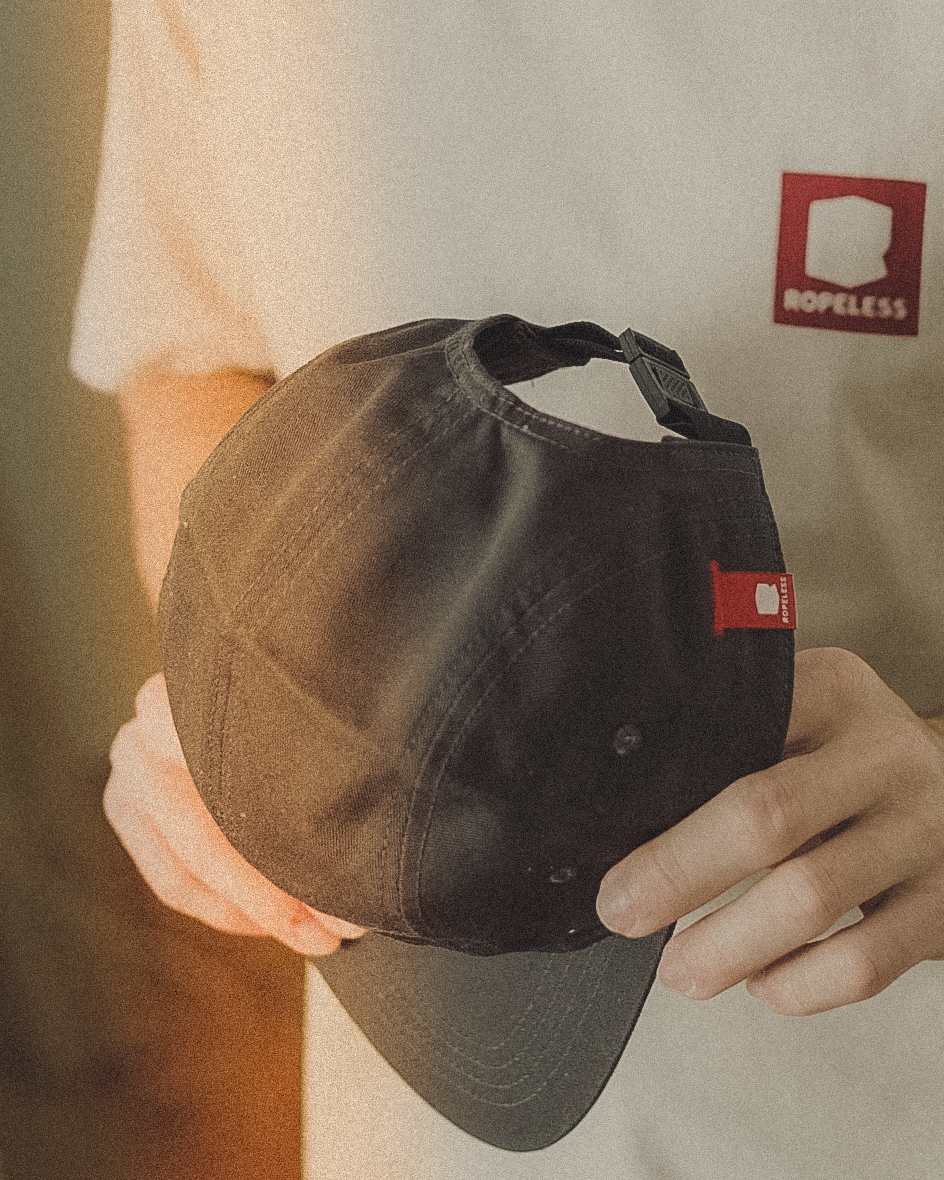 Stone washed black - camper cap.